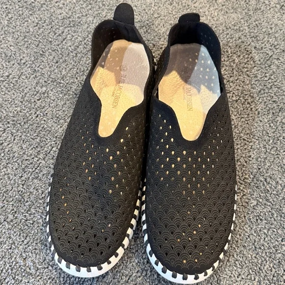 Ilse Jacobsen Black Tulip Slip-On Women's Shoes - Picture 5 of 10